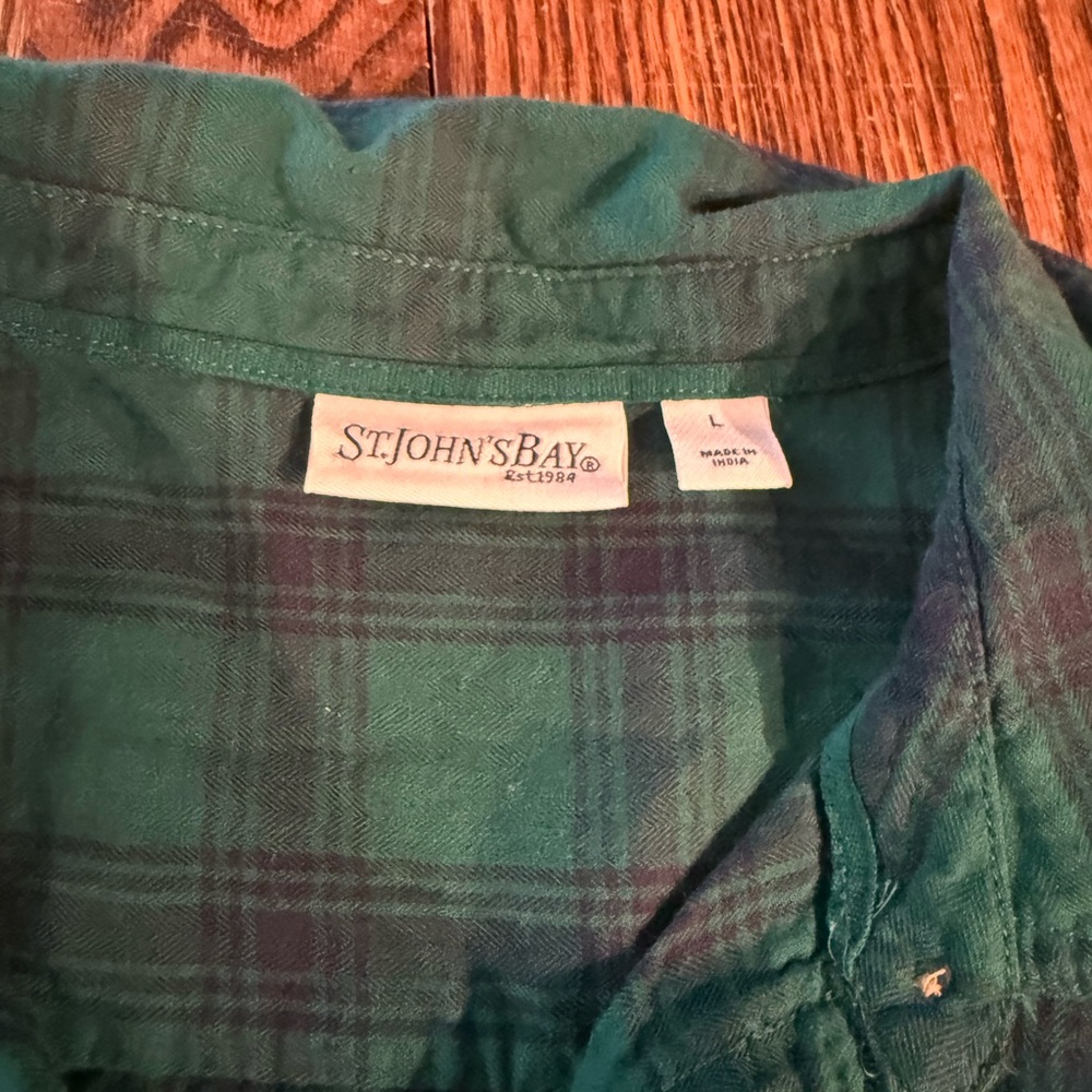 St John’s Bay Flannel - Picture 2 of 5